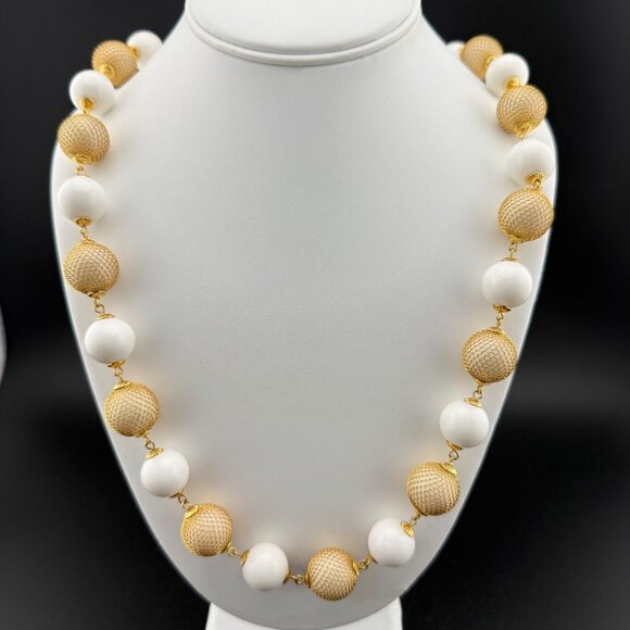 Gold Tone Mesh & White Beaded Necklace With Adjustable Chain Closure - Picture 1 of 6